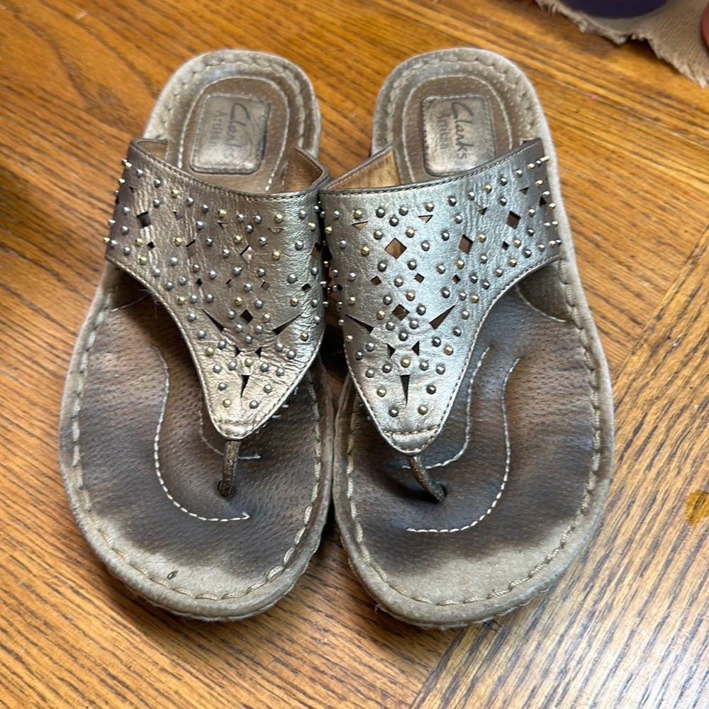🎉HP🎉 Clarks Artisan sandals, size 8